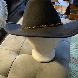 HATATTACK Grey Wool rimmed hat with accent chain. Stylish for a night out